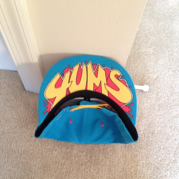 Yums Limited Edition Graffiti SnapBack NWOT - Picture 3 of 4