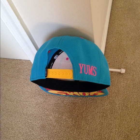 Yums Limited Edition Graffiti SnapBack NWOT - Picture 4 of 4