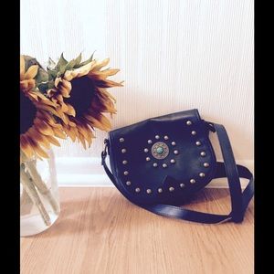 ‼️MAKE AN OFFER ❤️Tribal Studded Crossbody Bag❤️