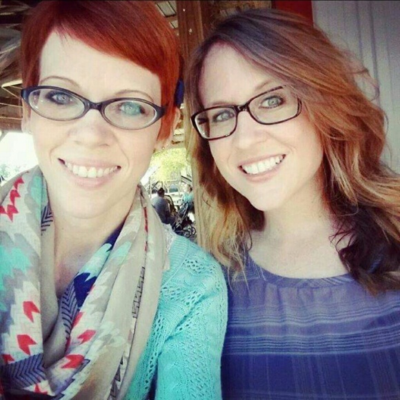 Meet your Posher, Katie - Picture 3 of 3