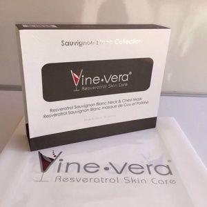 Vine Vera  Sauvignon Blanc Neck and Chest Mask