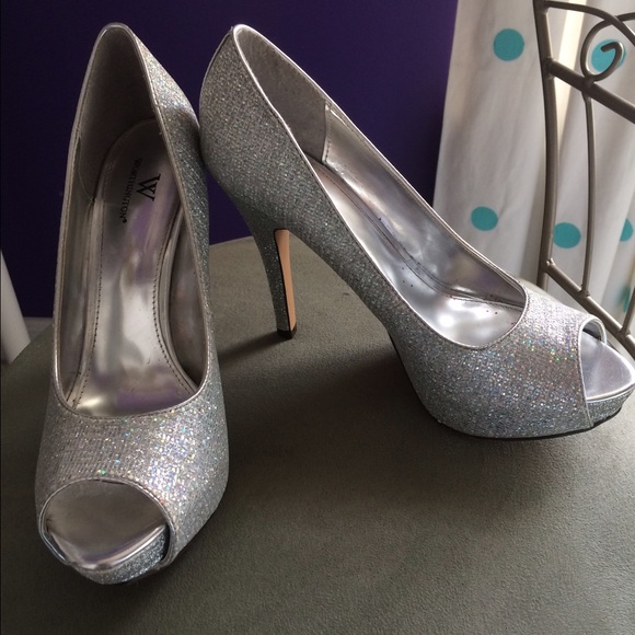 Sparkly, silver high heeled shoes - Picture 1 of 4