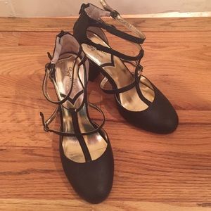 Seychelles T-Strap Black Leather Pumps - Size 9.5