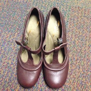 Red/brown pump jazz shoes