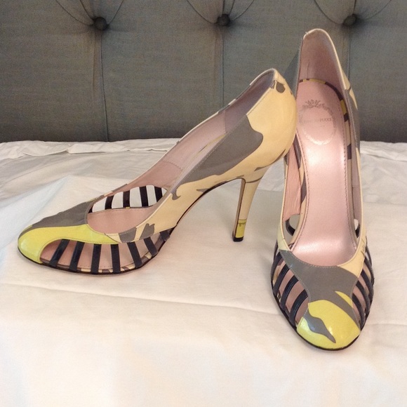 EMILIO PUCCI Patent Leather Heels.  NEW!