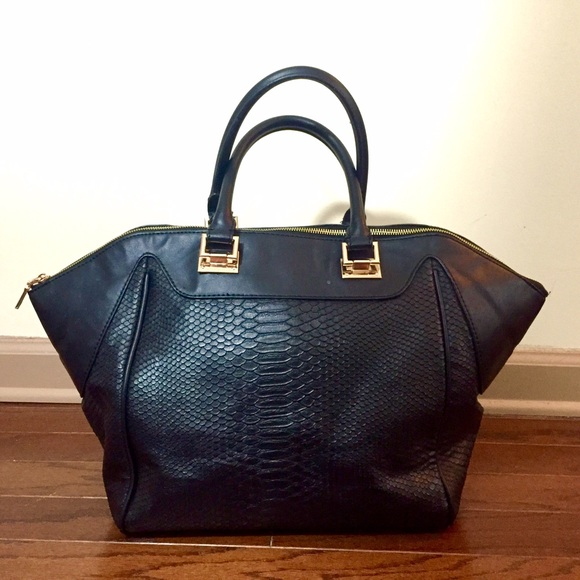 Flash Sale! Urban Expressions Black & Gold Satchel