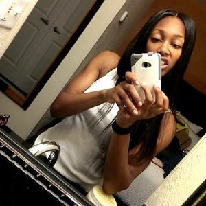 Meet your Posher, Deneca