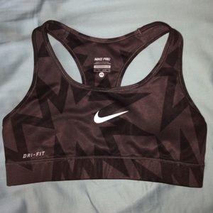 Nike pro sports bra