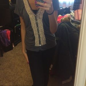 A cute short sleeves shirt