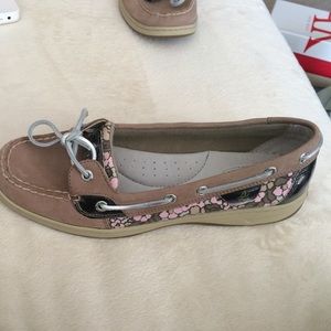 Sperry boat shoes