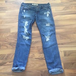 Women's size 7 straight leg ripped Hollister jeans