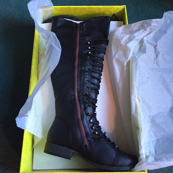 BRAND NEW combat boots