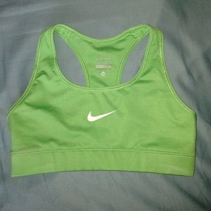 Nike pro sports bra