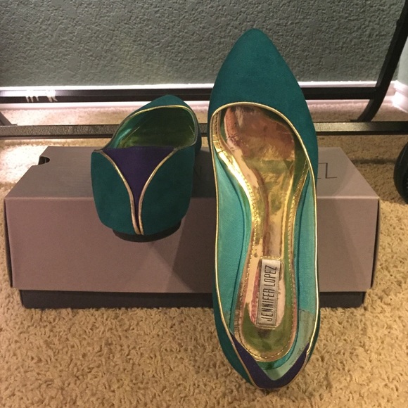 Jennifer Lopez Elegant Flat