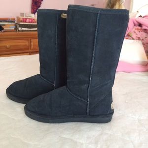 Navy blue bear paw boots