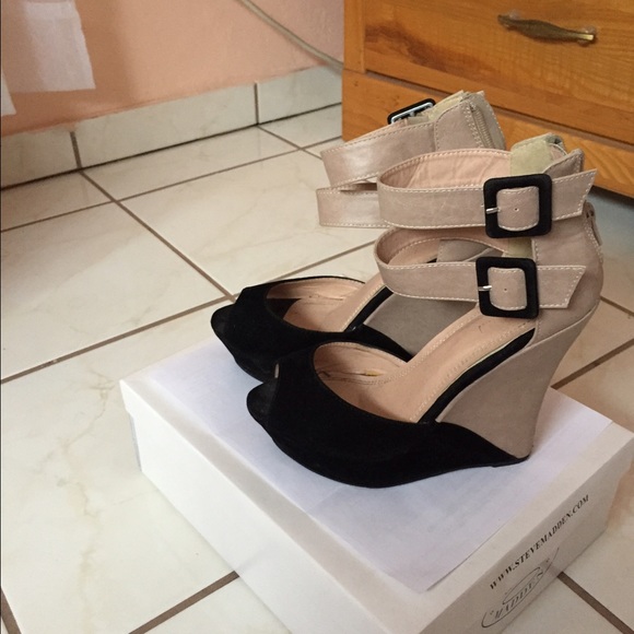 Black & beige wedges