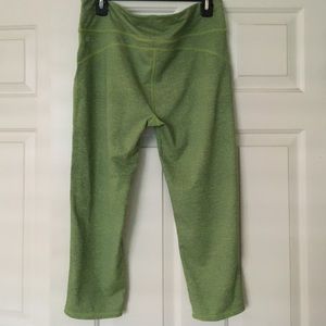 Fabletics Capri workout pants XL