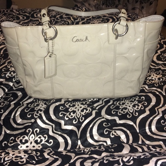 👑 Authentic grey Coach purse.