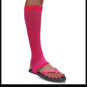 SOLD Sanuk Tube Flops Pink Sz 8 NEW Sandals