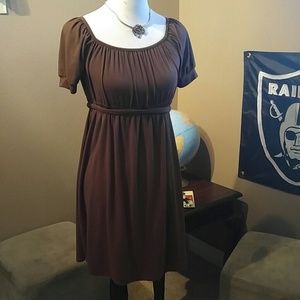 Cute and comfy size large knee length dress