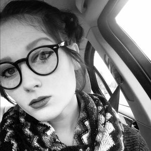 Meet your Posher, Monica