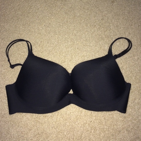 Brand New Victoria's Secret Angels Embrace Bra!