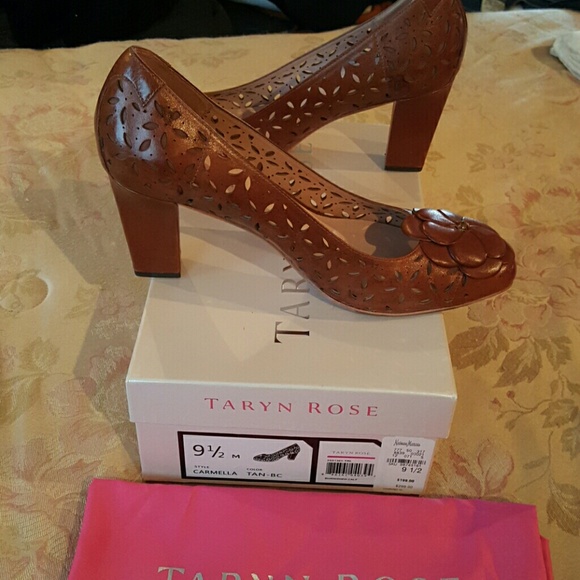 Shoes barely worn - Picture 2 of 2