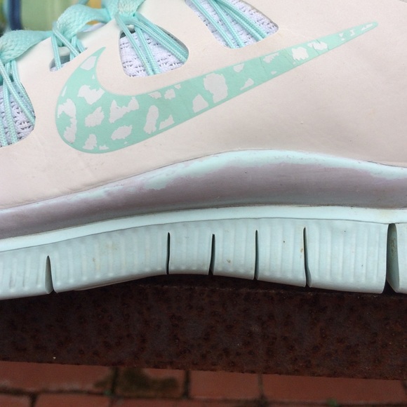 Nike Free Runs 5.0+ - Picture 2 of 4