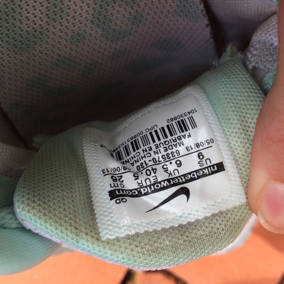 Nike Free Runs 5.0+ - Picture 3 of 4