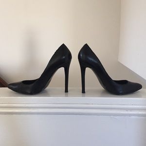 Black Leather COLIN STUART pump