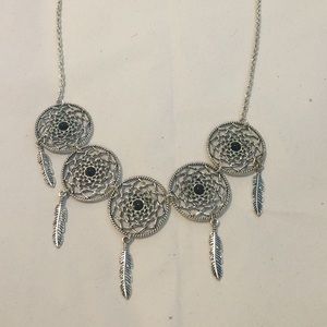 Dream catcher necklace with black beads!💛🌻