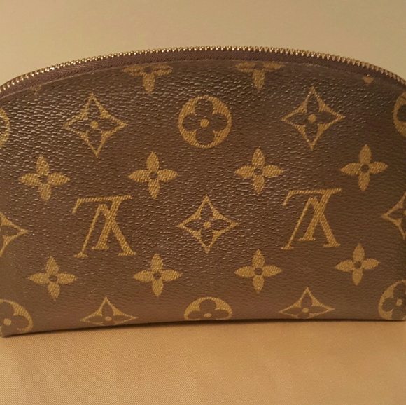🚫SOLD Authentic Louis Vuitton Cosmetic pouch - Picture 2 of 4