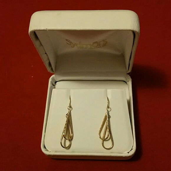 14 karat gold earrings from Sydmor's