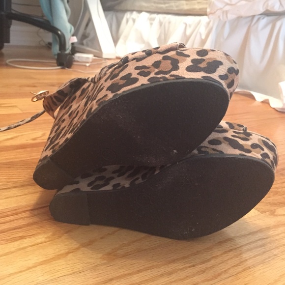 Leopard Print Wedge Heels - Picture 3 of 4
