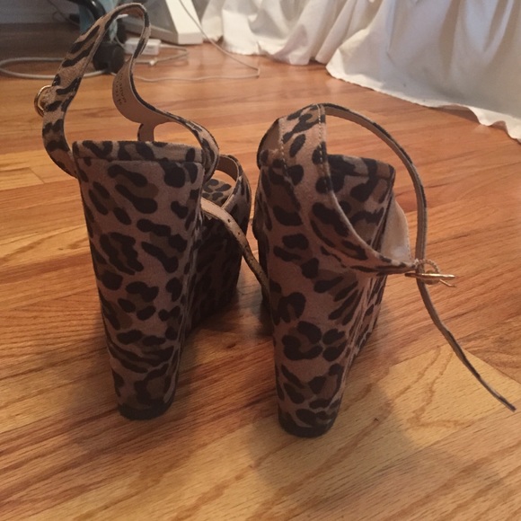 Leopard Print Wedge Heels - Picture 4 of 4