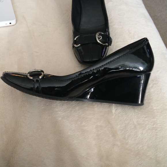 Black patent wedges