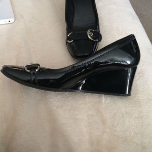 Black patent wedges