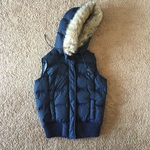 Women's blue Abercrombie & Fitch puffer vest