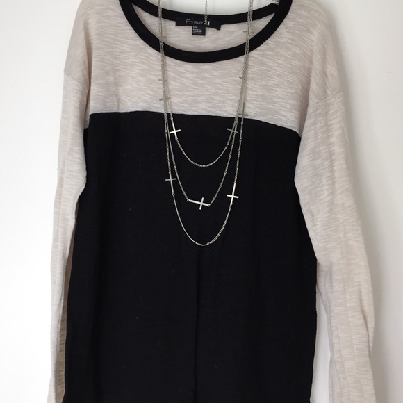 Color block long sleeved shirt