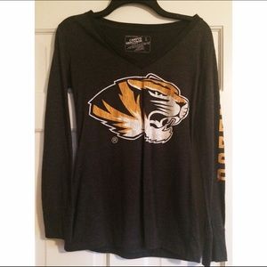 MIZZOU dark grey long sleeve tshirt // L