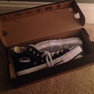 Black high top Converse Shoes