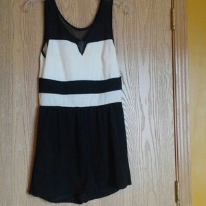 Romper (never been worn)