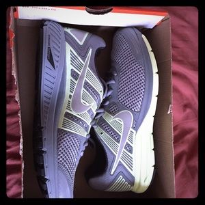 ✳️🎉Brand new Nike shoes🎉✳️ Never worn!🎉