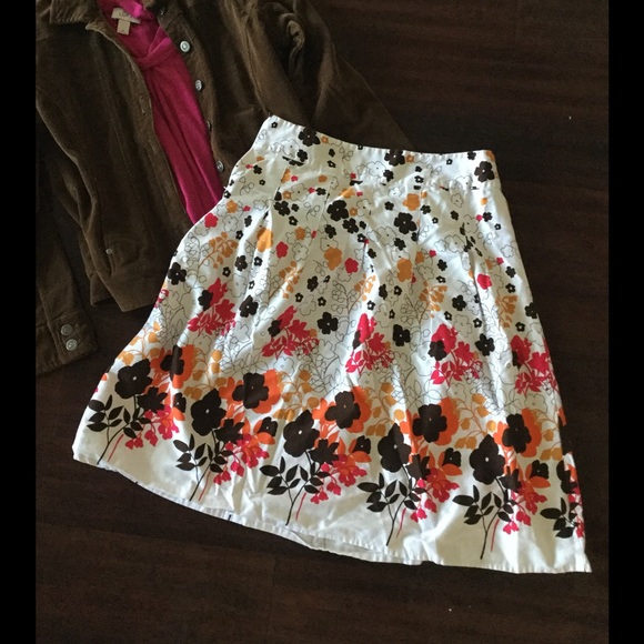 Cute flare skirt wth flowers