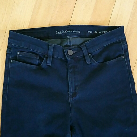 CALVIN KLEIN JEANS size 28 like new!!!