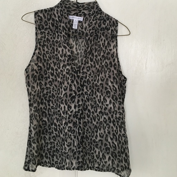 Cute button down leopard shirt