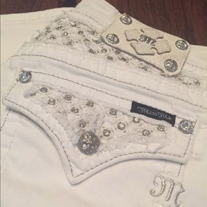 Miss Me White Crops 31