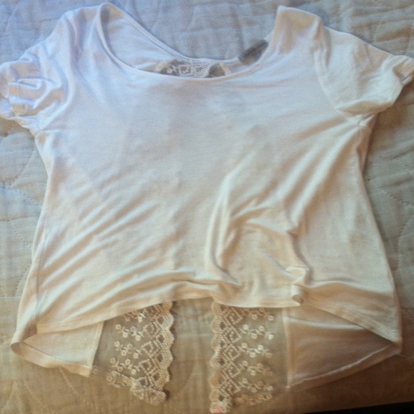cute white t-shirt