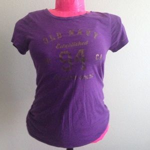 Cute Old Navy Tee! ❤️