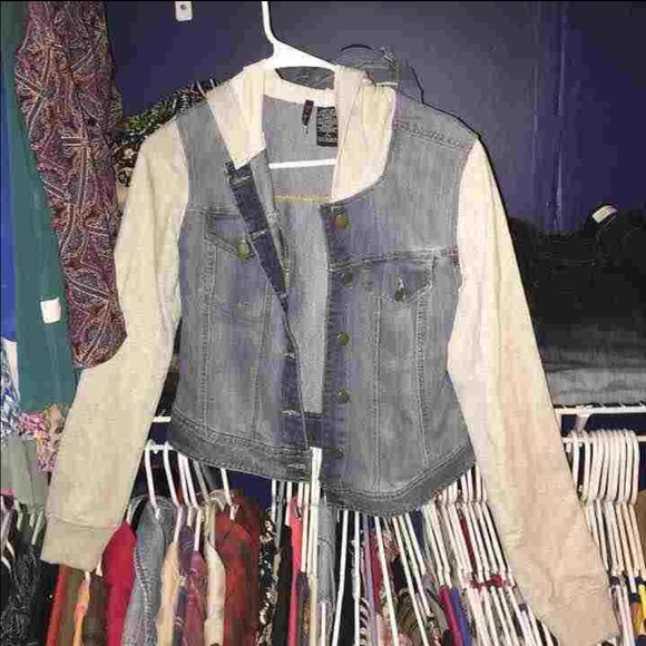 Jean jacket (size M)